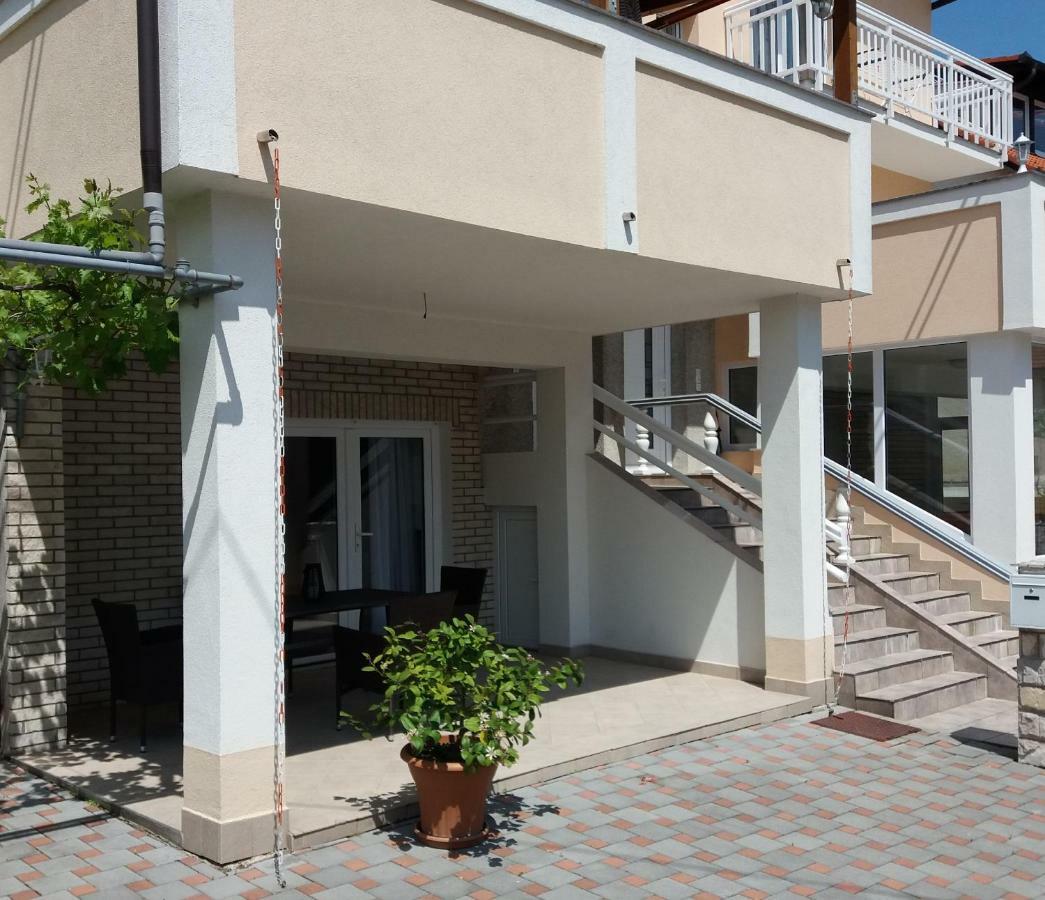 ליבנו Apartman Luka מראה חיצוני תמונה
